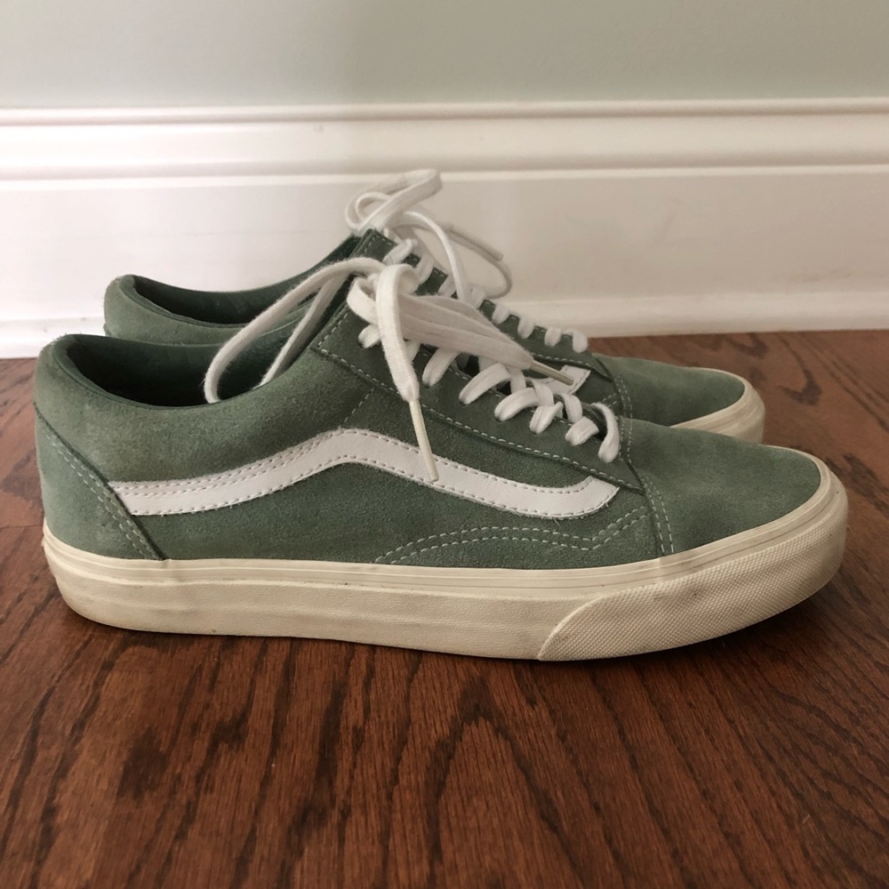 super cute olive green vans sneakers!